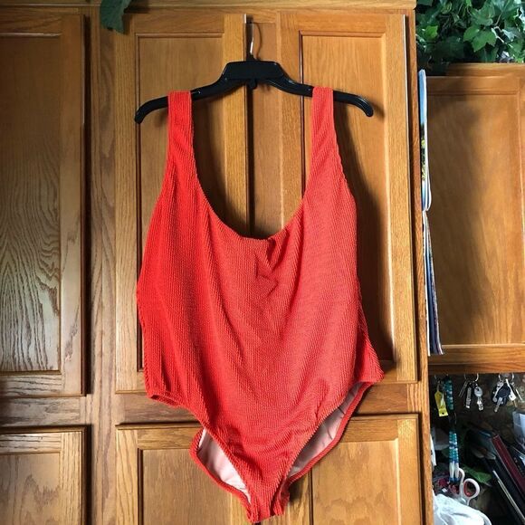NWT J Crew Scrunchie Classic Scoop Neck One-Piece Swimsuit Seersucker - 22 - Picture 2 of 8
